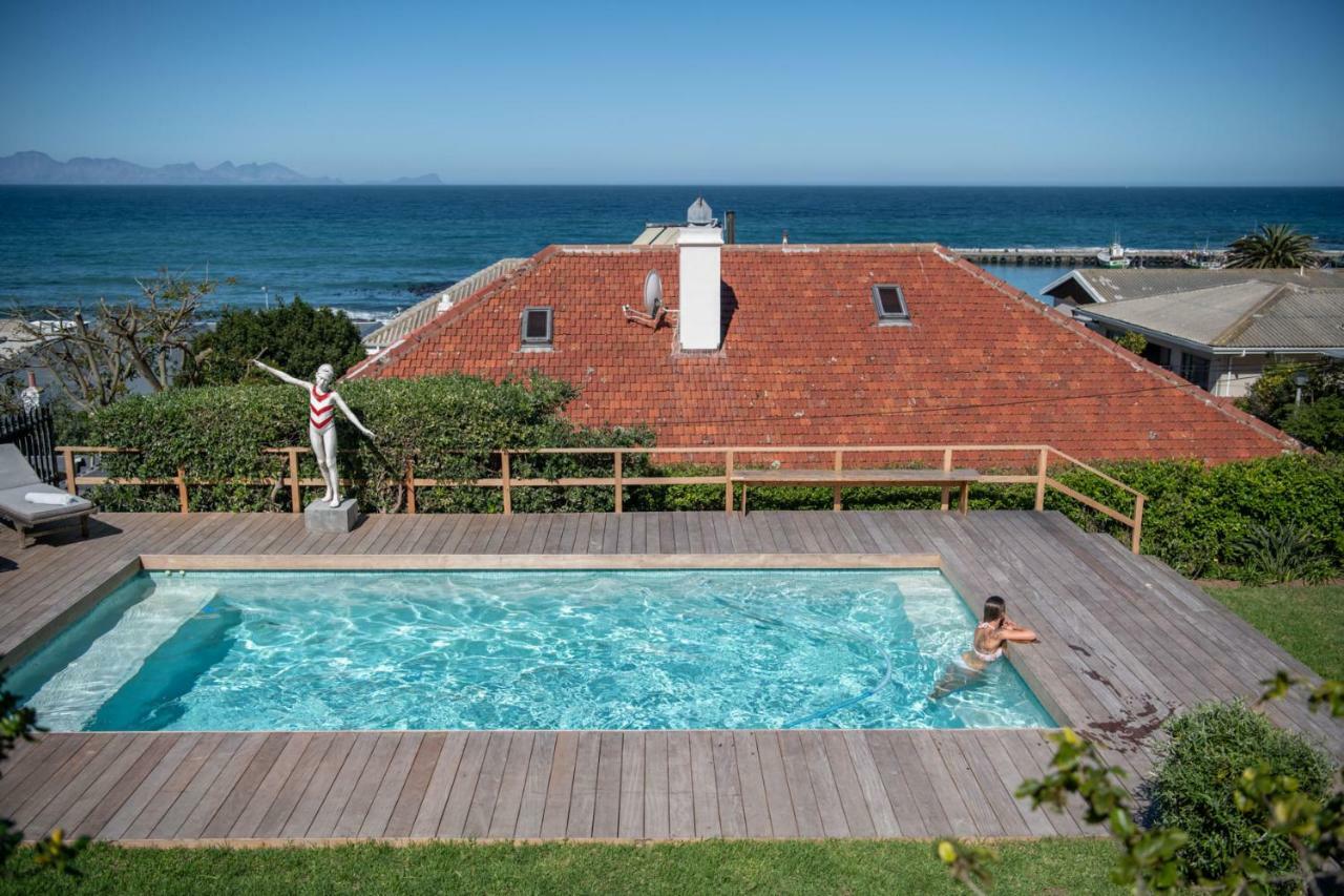 Guest house Chartfield 4*